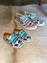 Load image into Gallery viewer, Mini Hilo Buffalo Ariat Shoes - NEW
