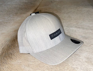 NEW - Ariat Hat Flexfit Tech 110